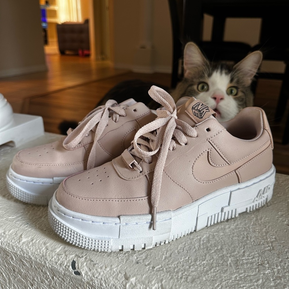Nike Women's Pink Athletic Shoes